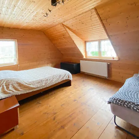 - Basen, Sauna, Balia, Jacuzzi, Dom Caloroczny W Szymbarku *