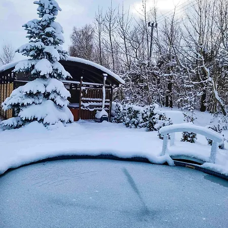 - Basen, Sauna, Balia, Jacuzzi, Dom Caloroczny W Szymbarku * Szymbark (Pomerania)