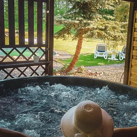 - Basen, Sauna, Balia, Jacuzzi, Dom Caloroczny W Szymbarku